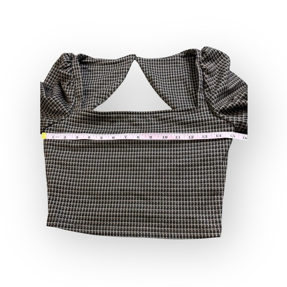 NWOT – New without tags. Never worn. No tag, but item is new and unused. - Picture 3 of 5